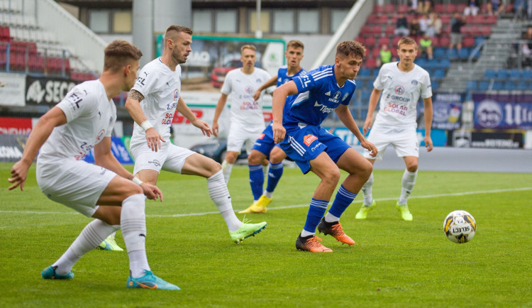 Po prohře Olomouce se Slováckem fotbaloví fanoušci vyhrožovali hráčům a jejich rodinám. Klub to řeší s policií