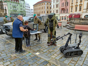 V Olomouci vzniká pískovcová socha císařovny Marie Terezie. Probíhá Týden vojenské historie
