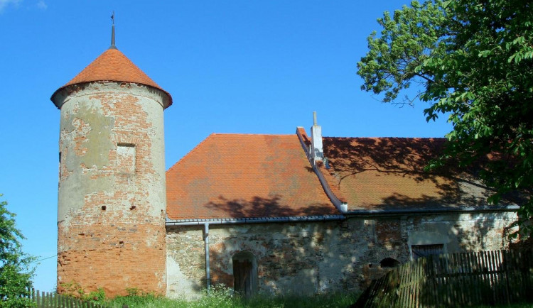 Zámek ve Ptení na Prostějovsku bude mít konečně nového majitele