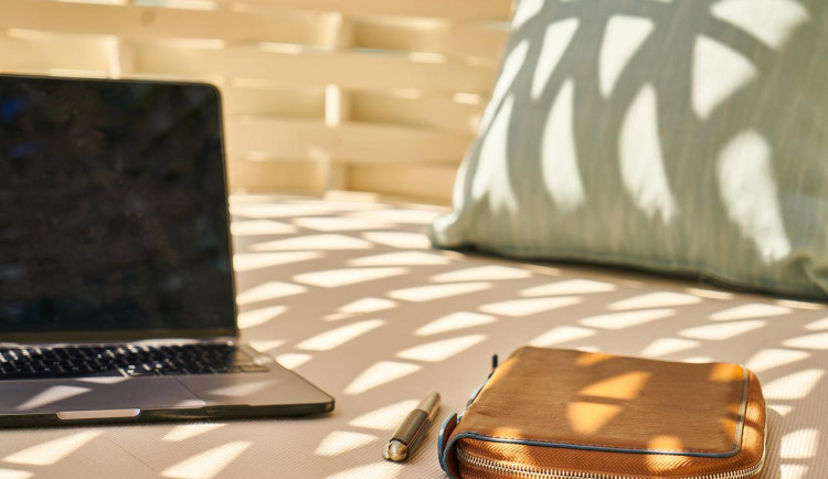 Češi se z dovolené vrací unavení. Můžou za to i zaměstnavatelé, tvrdí odborníci