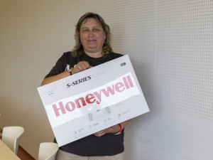 Společnost Honeywell připravila pro účastníky veletrhu soutěž o dron, štěstí se usmálo na učitelku z Rumburku Pavlínu Pfeiferovou