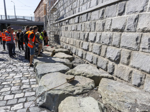 FOTOGALERIE: Stavba olomoucké náplavky míří do finiše. Město řeší náročnost údržby