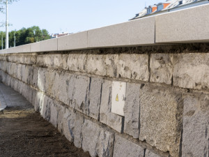 Koncerty, lodičky i prodej kávy a zmrzliny. Náplavka u Moravy vzbuzuje zájem i u podnikatelů