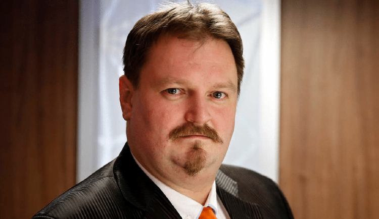 size3-16619615469856-139-nebude-tu-jediny-clovek-ktery-by-nebyl-prekvapen-z-castek-na-vyuctovani-rika-ekonom-petr-barton