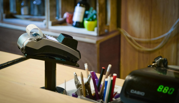 size3-16619433910015-139-postrach-sede-ekonomiky-bezhotovostni-platby-predchazeji-danovym-unikum