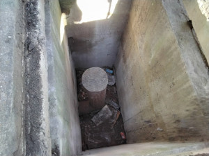 Kocourek Rozárka spadl v Přerově z třetího patra do větrací šachty protiatomového krytu. Zachránili ho hasiči