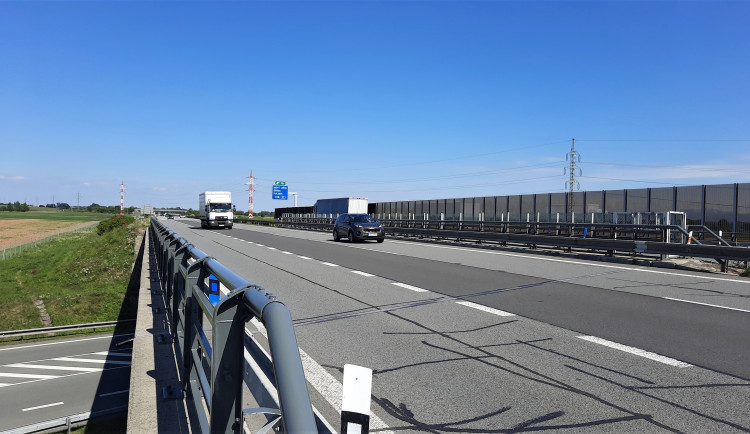 Dnes začínají opravy D1 mezi Lipníkem nad Bečvou a Ostravou. Potrvají rok
