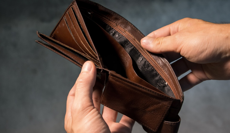 Milostivé léto se vrací. Opět pomůže lidem zbavit se dluhů