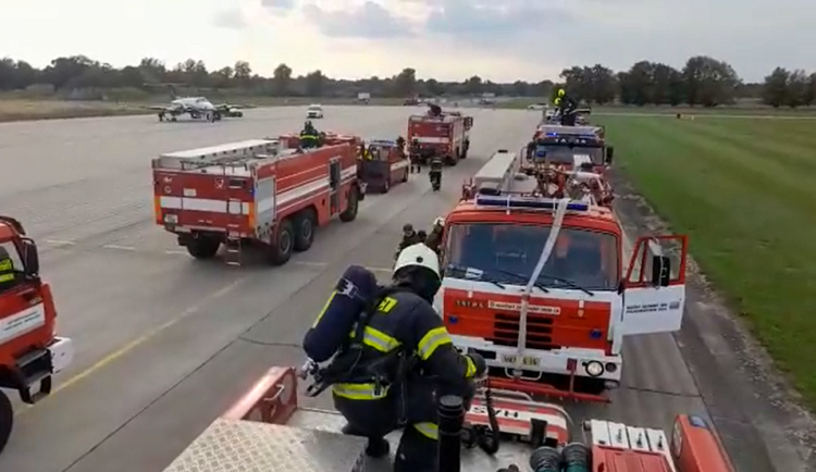 Poplach na hradeckém letišti, nouzově tam přistálo letadlo