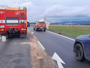 Frekventovaný tah za Mohelnicí zavřela vážná nehoda, pro řidičku letěl vrtulník