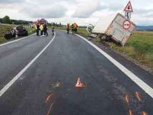 Frekventovaný tah za Mohelnicí zavřela vážná nehoda, pro řidičku letěl vrtulník