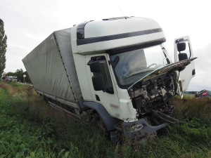 Frekventovaný tah za Mohelnicí zavřela vážná nehoda, pro řidičku letěl vrtulník