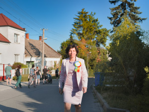 Nesmíme čekat, až lidé přijdou před radnici zadlužení a vymrzlí, říká Hanáčková