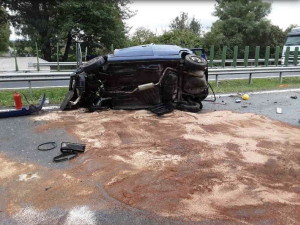 Na dálnici u Mohelnice se auto převrátilo na střechu. Směr na Olomouc stojí