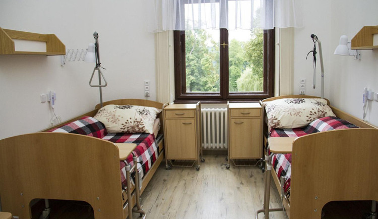 Zámek v Pavlovicích u Přerova má po letech prací nové interiéry. Slouží péči o seniory