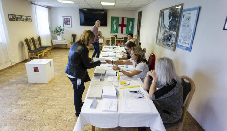 Občané Nákla rozhodují o rozšíření těžby štěrkopísku