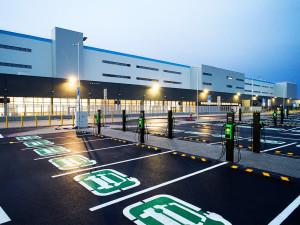 Stavba distribučního centra Amazonu u Kojetína je u konce. Přišlo na pět miliard