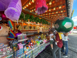 Největší olomoucká pouť se po roce vrací před Šantovku! Milovníky zábavy čekají adrenalinové atrakce