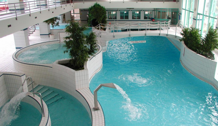 Aquacentrum v Hradci bude zavřené déle, než se čekalo