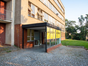 Fakultní nemocnice v Olomouci takřka po třech letech zavírá odběrové místo na covid