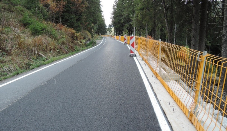 K Ovčárně už se dá pomalu vyjet po celý den. Cesta na Praděd prošla klíčovou opravou