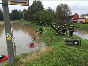 Zavřené stavidlo a škoda v milionech: dva roky po záplavách v Brodku u Přerova padla obvinění