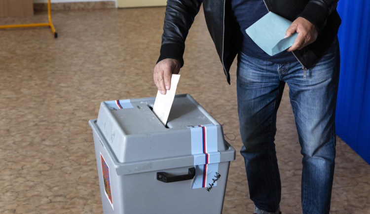 PRŮZKUM: Ve volbách v září by ANO získalo 30,5 procenta, klesla podpora SPD