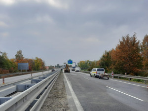 Cesta z Olomouce na Brno bez omezení. Dělníci opravili sjezd u Drysic