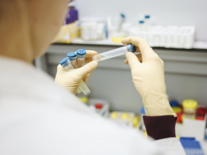 Epidemie koronaviru v Olomouckém kraji zpomaluje. Případů je o pětinu méně