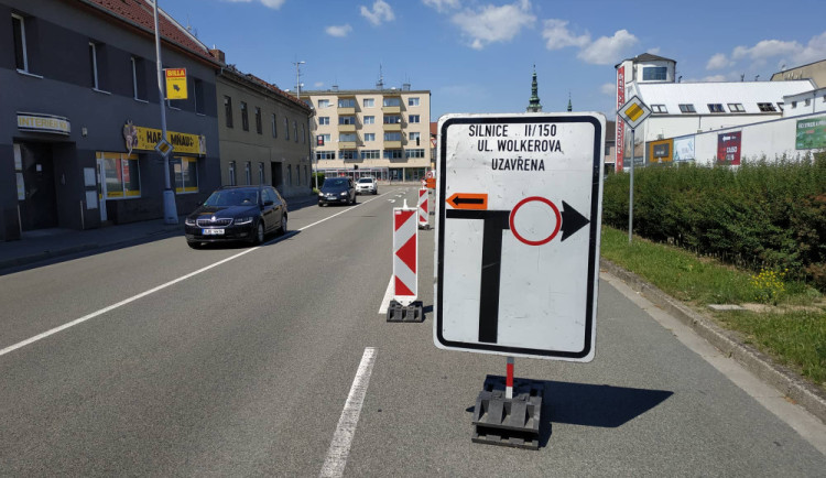 V Prostějově si řidiči oddychnou. Opravy vytížené Wolkerovy ulice na vnitřním okruhu skončily