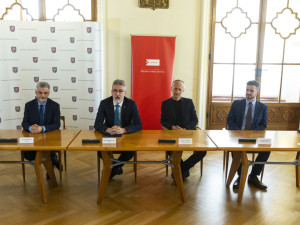 ANO podepsalo koaliční smlouvu s Piráty, ProOlomouc a spOLečně. V radě bude sedm nováčků