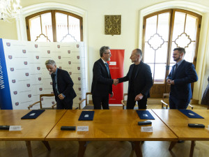 ANO podepsalo koaliční smlouvu s Piráty, ProOlomouc a spOLečně. V radě bude sedm nováčků