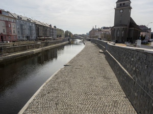 FOTOGALERIE: Olomoucká náplavka je po kolaudaci otevřená. Stavba u Moravy ještě pokračuje
