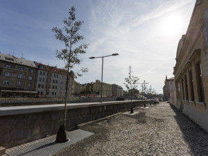 FOTOGALERIE: Olomoucká náplavka je po kolaudaci otevřená. Stavba u Moravy ještě pokračuje