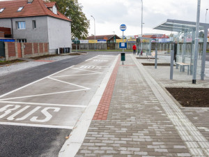 Nový kruhový objezd v Určicích nahradí nepřehlednou křižovatku. Průjezd bude plynulejší