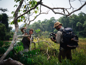 Přírodovědec v Africe zachraňuje slony. Jeho nový film The Elephangelist má premiéru v Olomouci
