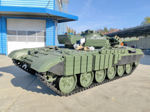 Ze Šternberka vyrazil na Ukrajinu tank Tomáš. Češi se na něj složili ve sbírce