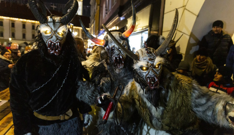 Krampus čerti z Olomouce zavítali do centra města už loni při