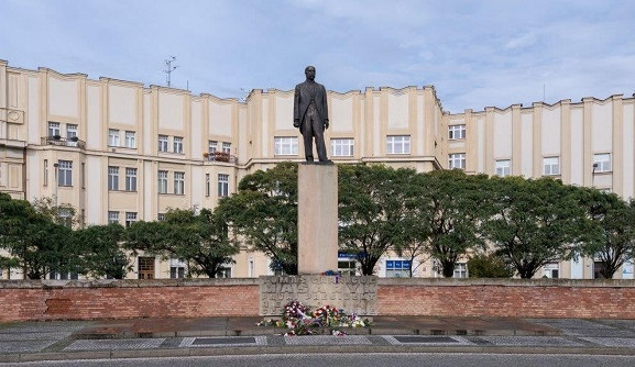 Hradec předá medaile významným osobnostem, rozdá také ocenění hasičům a policistům