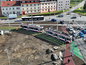 VIDEO: Novou olomouckou trať už testují tramvaje. Cestujícím se otevře v listopadu