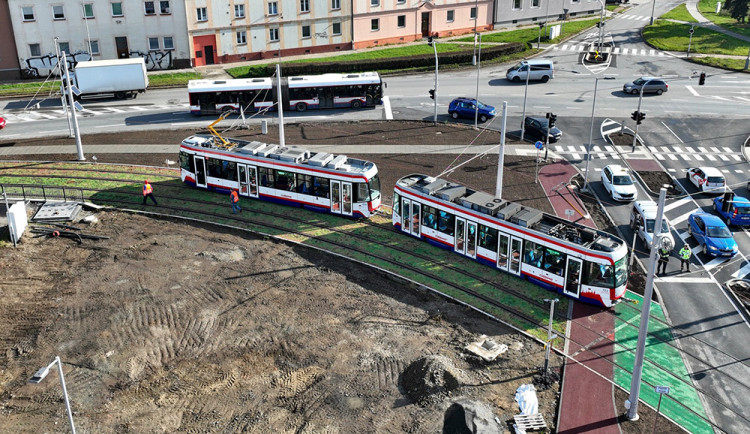 Novou olomouckou trať už testují tramvaje. Cestujícím se otevře v listopadu