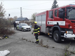 Stateční chlapci zachránili v Dolní Sukolomi kamaráda, který při stavbě bunkru spadl do jímky a mohl se utopit