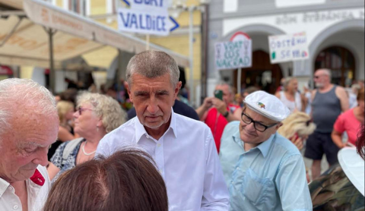 Bývalý premiér Babiš v televizi oznámil kandidaturu na prezidenta