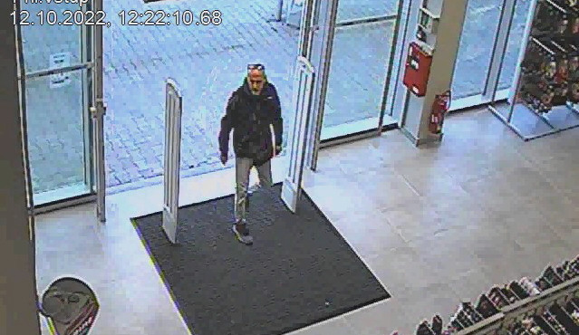 Přerovští policisté v souvislosti s krádeží pátrají po zloději mobilního terminálu