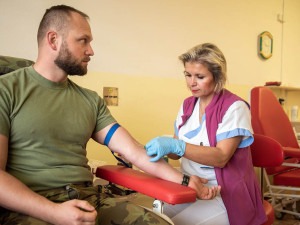 Krize na transfuzce zmobilizovala veřejnost i vojáky. Olomoucká nemocnice děkuje za obrovský zájem dárců