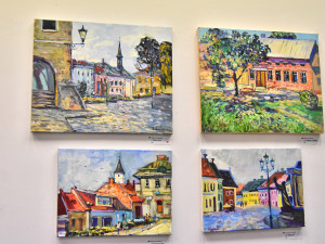 Ukrajinská malířka našla azyl v Přerově. Na rodinné výstavě prezentuje díla inspirovaná městem