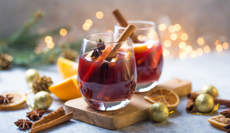 Přijďte do Adalu na Martinské trhy, voní tu svařák a pořešíte dárky