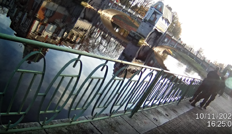 Sebevrah zvolil v Hradci skok do Labe, pokus nevyšel