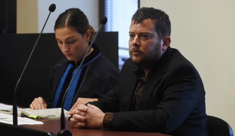 Byl to mikrospánek, řekl u soudu strojvůdce obžalovaný za srážku vlaků u Němčic nad Hanou