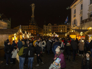 Rozsvícení stromu v Olomouci přilákalo davy. Jedle dostala jméno Perníček